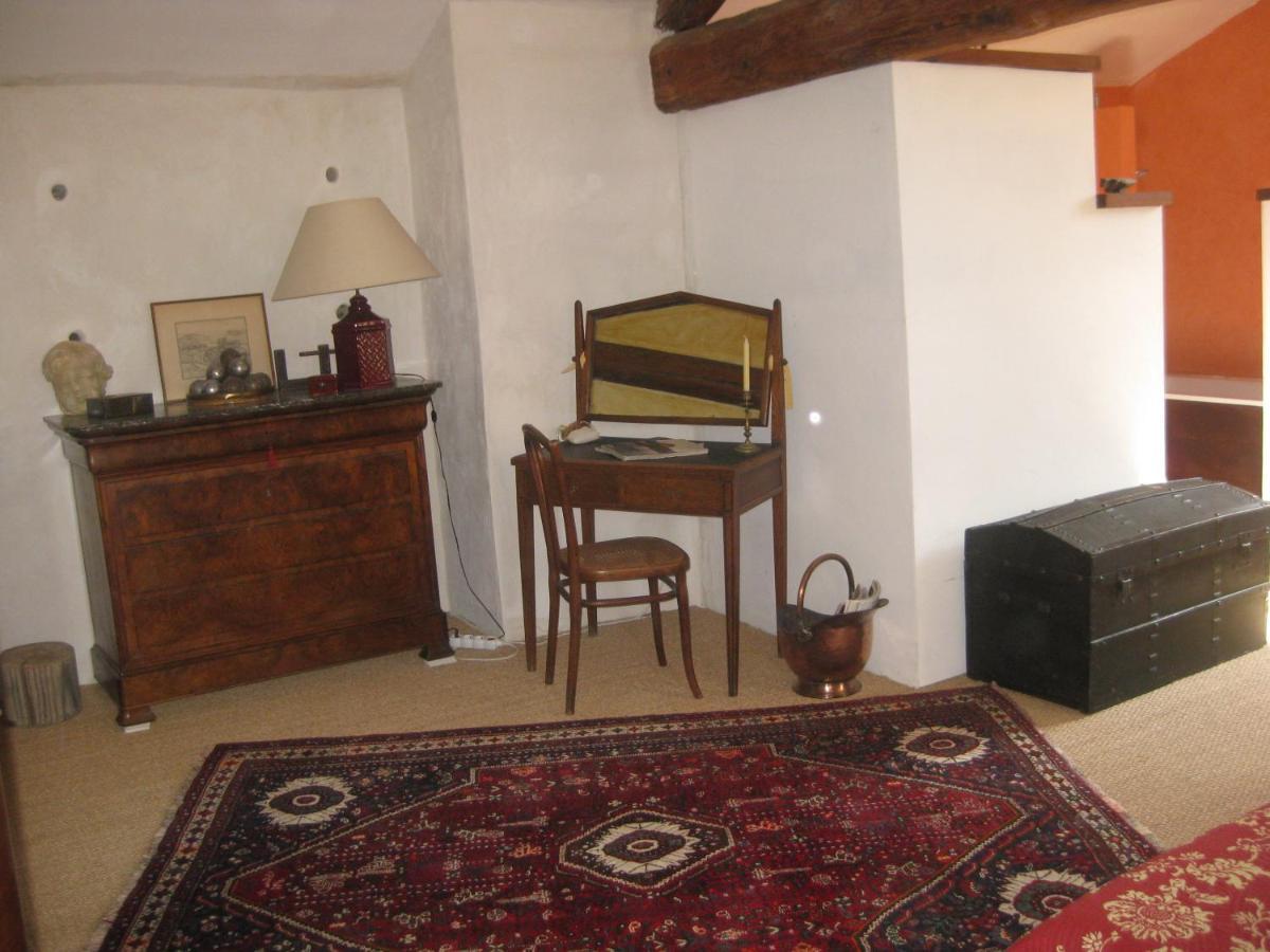 Gite Aux Tournesols Malaucène Habitación foto